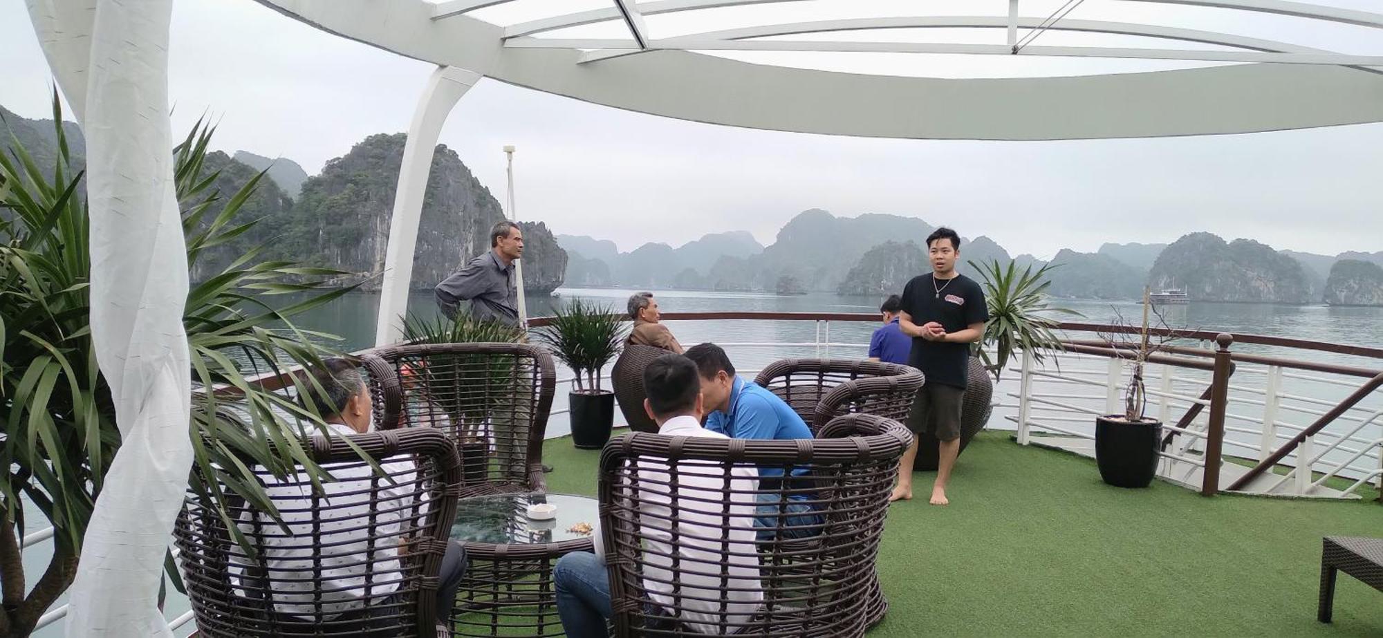 Cat Ba Victory Hostel Dong Khe Sau エクステリア 写真