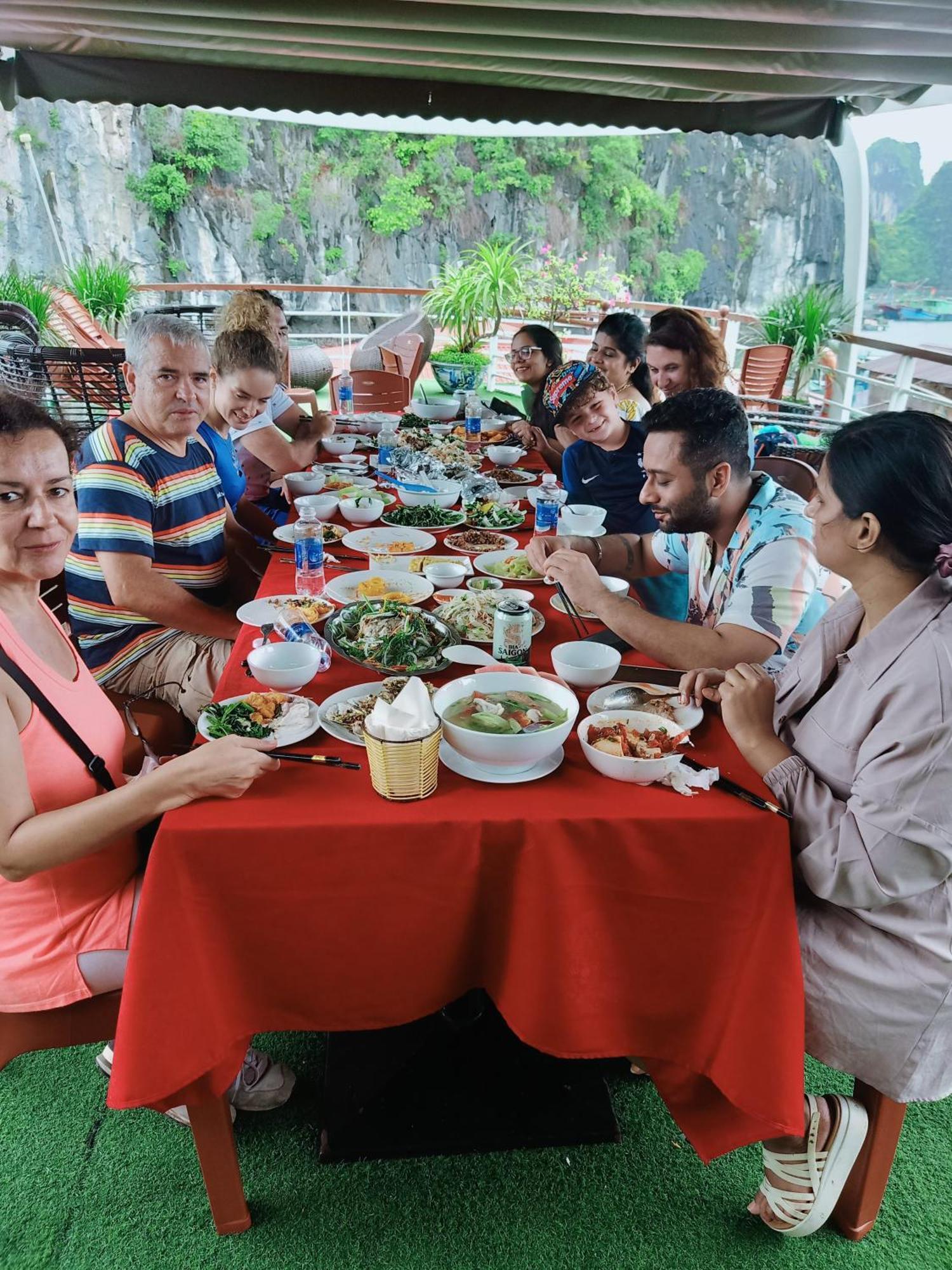 Cat Ba Victory Hostel Dong Khe Sau エクステリア 写真